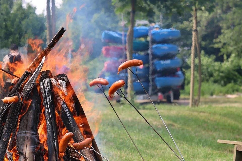 Grill, kiełbaski i integracja